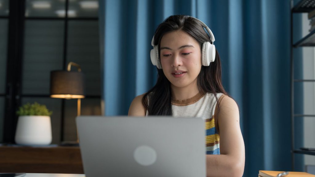 Which online MBA platforms have the best student support services